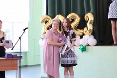 В  школах Лысогорского района  состоялись торжественные мероприятия! 
