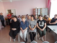 Глава Лысогорского  района встретилась с коллективом детского сада