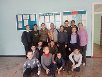 Школьники из поселка Яблочный побеседовали с кандидатом в мастера спорта по тяжелой атлетике