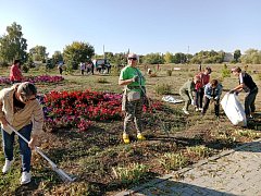 В Лысогорском районе прошел субботник