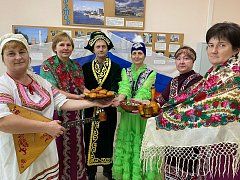Учреждения образования и культуры Лысогорского района  приняли активное участие в мероприятиях ко Дню народного единства