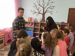 Волонтеры Лысых Гор собрали  книги для детских учреждений 