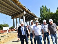 Глава Росавтодора и врио Губернатора Роман Бусаргин осмотрели объекты, строящиеся по нацпроекту «Безопасные и качественные дороги», провели совещание.