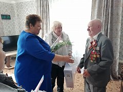 Глава Лысогорского района поздравила участников войны