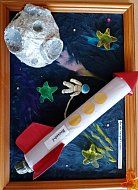 В Лысогорской детской школе искусств организована выставка "Вперед к звездам", посвященная Дню космонавтики