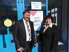 Председатель Общественного совета Лысогорского  района Надежда Емелина с супругом приняли участие в голосовании