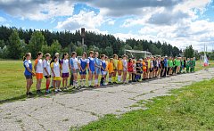 15 июля на стадионе в Лысых Горах прошли зональные соревнования по футболу среди девушек