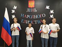 Комплекты государственной символики поступили в школы Лысогорского района
