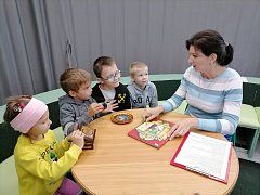 В Лысогорской детской библиотеке нового поколения появился детский клуб «Умная кроха»