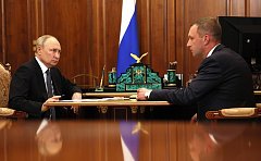 Президент РФ В.В. Путин провел встречу с губернатором Саратовской области Р.В. Бусаргиным