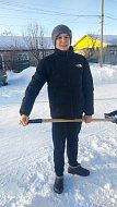 Школьники из Лысых Гор помогли убрать снег пожилым людям