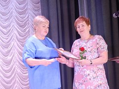 Медицинские работники Лысогорского района принимали поздравления с профессиональным праздником