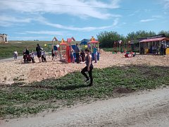 В Юнгеровке открыли детскую площадку, построенную по программе поддержки местных инициатив